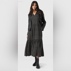 Saint + Sofia Greenwich Tiered Midi‎ Dress Black Spot Timeless Comfy Flattering